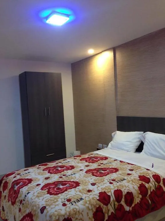 Hostal Magenta Vip Quito Affittacamere